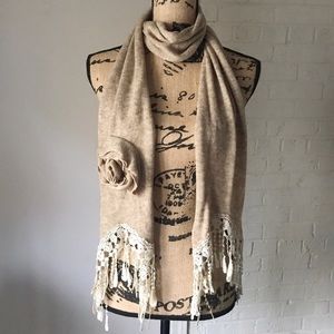 Gorgeous Beige and Lace Flowered Scarf!!